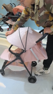 👶Kawdee👶 รถเข็นเด็ก รถเข็นเด็กโต รถเข็นเด็กพับได้ เข็มขัดนิรภัยห้าจุด มีร่ม หมุนได้ 360°  ดีไซน์เบรคคู่ แข็งแรงทนทานต่อการใช้งาน