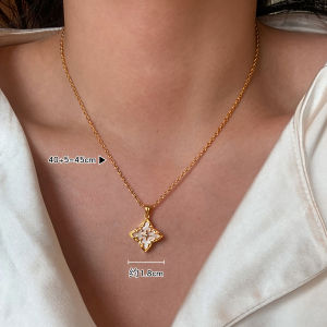 Natural Mother of Pearl Golden Long Pendant Necklace Womens Fashion Accessory Layering High-End Feelings Clover Zircon Diamond