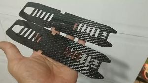 Miếng carbon lắp pin máy bay trực thăng groblin 500 sport