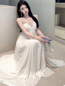 ชุดเดรสยาวคอวีหรูหราสไตล์ฤดูร้อน Athena สำหรับงานเลี้ยง ชุดราตรี ชุดเดรสยาวแขนกุด ผ้าโพลีเอสเตอร์ 100%