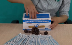 (HoảTốc1h) Que đè lưỡi gỗ TANAPHAR tiệt trùng từng que trong túi - Hộp 100 que - Que đè lưỡi y tế cao cấp chính hãng