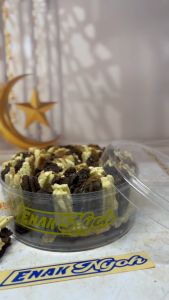 Kue semprit dua warna kue semprit dua rasa