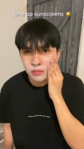 Ultra-White Long-Lasting Moisturizing Whitening Sunscreen Lotion SPF50+ Silky Texture Sunscreen Lotion Brightens Skin Long-Lasting Sunscreen Waterproof And Sweatproof UVA/UVB Protection Prevent Sunburn Repair Sunburned Skin Skin Care Sunscreen Lotion 50ML