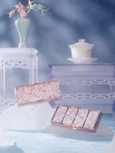 Flower Knows จานสีไฮไลท์และคอนทัวร์แบบนูนสีซีรีส์คลาวด์คอลล่าร์ผีเสื้อ 16g Butterfly Cloud Collar Collection