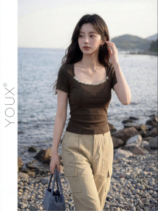 YOUXIANG | Áo Thun Ôm Body Mùa Hè Tay Ngắn Cổ Vuông Màu Café