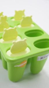 Cetakan Es Krim 8 Lubang Golden Sunkist TCE 1073 - Bahan Plastik Berkualitas, Desain Lucu dengan Gagang Kepala Kucing - Ideal untuk Es Krim, Jelly, dan Es Lilin (CENTRAL CUAN)