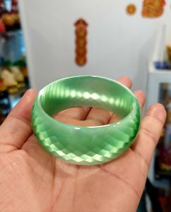 Vòng tay đá Mắt Mèo Cắt giác Xanh lá bản hẹ 2.5 sen phiên bản giới hạn cao cấp sang trọng cho nữ.