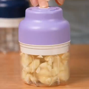 🔥1 วิ เครีองปั่น🔥เครื่องปั่นไฟฟ้า เครื่องปั่น เครื่องบดเนื้อสัตว์ สับอาหารหรือผลไม้ ใบมีดสแต เลส6แฉก ที่บดอาหารเด็ก เครื่องปั่นพริก 2025NEWCOD320ml เครื่องผสมอาหาร เครื่องบดกระเทียมไฟฟ้า เครื่องปั่นอเนกประสงค์ เครื่องปั่นกระเทียม