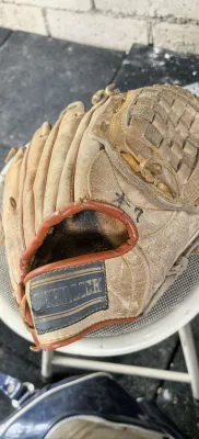 vintage Mizuno Pro Model Lite Flex baseball glove.
