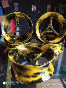 bladu layang layang kuning unik