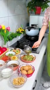 Stainless Steel Hot Oil Small Pot Oil Pan Wooden Handle Milk Cooking Pot Oil Splash Pot Thickened Kitchen Mini Milk Pot Butter Chocolate Dessert Pot