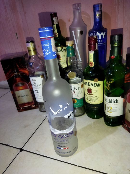 botol bekas minuman keras miras Voodka grey GOOSE botol miras botol minuman