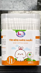 Tăm Bông Cho Bé Sơ Sinh IO Baby 1 đầu dẹt và 1 đầu xoắn mềm mại tiện lợi khi vệ sinh cho bé