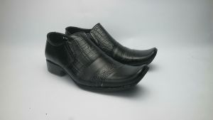 Sepatu Pantofel Pria Kulit Sapi: Aktivitas Sehari-hari & Desain Modern