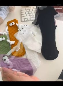 [VỚ SIÊU HOT 2025] Tất Trẻ Em Hình Mặt Cười Ngộ Nghĩnh Có Nam Châm Giữ Tay Cho Gia Đình VG27