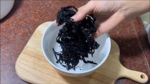 Whole Dried Wakame Compressed Seaweed Cold Vegetables Fat-Reduced Meal