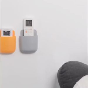 Hộp Đựng Remote Điện Thoại Có Lỗ Cắm Sạc Dán Tường