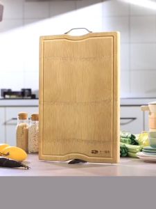 เขียงไม้ เขียงไม้เนื้อแข็ง เขียงทำอาหาร เขียงทำกับข้าว เขียงทำครัว เขียงทำกับข้าว มี 2 ขนาดให้เลือก เขียงเหลี่ยม มีหูหิ้ว เเขวนได้