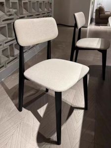 Italian Normcore Modern Minimalist Chinese Style Black Dining Chair Fabric Armchair Hotel Famous House Solid Wood Chair