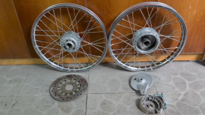 CĂM ĐÙM NIỀNG(VÀNH NAN) SẮT ĐĨA SUZUKI VIVA REVO XÌ PO SMASH RÁP LÊN ZIN THEO XE