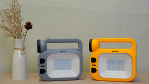 SENTER GENGGAM LED SUPER TERANG 6 MODE CAHAYA | Senter LED Super Terang Portable Lampu Tenaga Surya Outside Solar Emergency Light 100W Multifungsi Power Bank 6000mah | Senter LED Tenaga Surya 6 Mode Cahaya Super Terang Anti Air IP67 Hemat Daya Tahan Lama