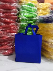 Tas hajatan spunbond isi 12 pcs ukuran 22 x 23 tinggi 28 cm/tas 75 gsm /tas kado/tas hajatan/tas berkat/tas apunbond/tas souvenir