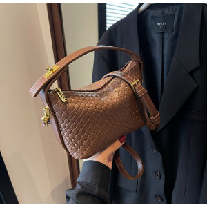 ฝรั่งเศส เรียบหรู กระเป๋าทรงถัง ผู้หญิง กระเป๋าสะพายข้างทอ 2023 กระเป๋ากล่องอาหารกลางวันแฟชั่นใหม่ นุ่ม PU Pure Color ซิป