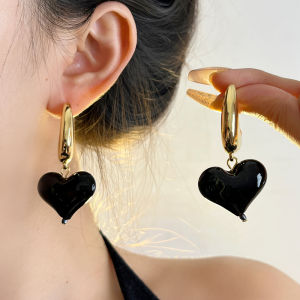French Vintage Red Heart Pendant Earrings Women 2024 New Hot Trend Elegant Feminine Unique Peach Heart Stud Earrings