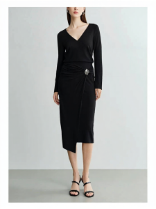 Asymmetric Pleated Slit Knit Skirt