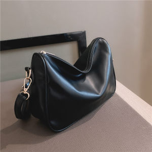 2023 Spring/Summer New Arrival Trendy Large Capacity Japanese Style Retro Textured Tote Bag Womens Minimalist Style Easiest for Match Shoulder Messenger Bag