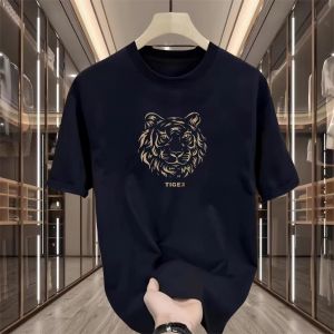 เสื้อยืดคอกลมแขนสั้นผ้าฝ้ายแท้พิมพ์ลายเสือสำหรับผู้ชาย แฟชั่นฤดูร้อน 2025 เสื้อยืดคอกลมคอตตอนแท้สำหรับผู้ชาย