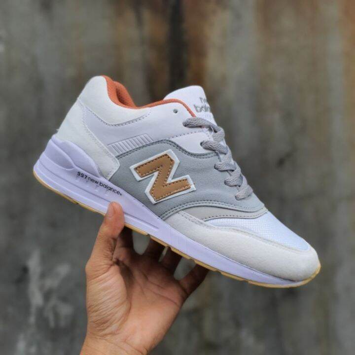 Sepatu sport 2025 new balance