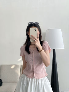 เสื้อยืดแขนสั้นผู้หญิงฤดูร้อน ทรงเข้ารูป คอวี สไตล์ลำลอง เสื้อคลุมกันหนาวแบบใหม่ ดีไซน์ชายริบบิ้นคลื่น สีพื้น