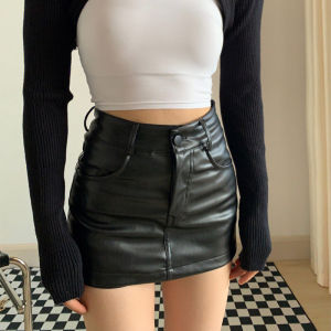 PM✿ 2025กระโปรงเอวสูงสีดำสาวร้อนกระโปรงสั้นพิเศษรูปตัว A ตัดหนังสะโพกกระโปรงผู้หญิง