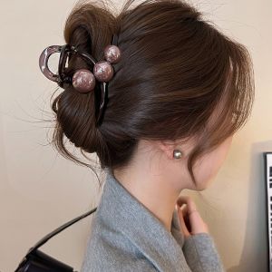 Fancy Pearl Grip Female 2024 New Arrival Hair Volume Less Updo Shark Clip Elegant Headdress Barrettes Back Head