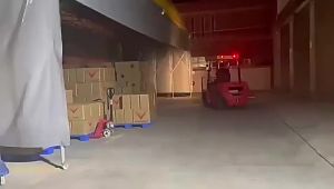 三七柿素秀臣氏叶膏猪油版SXCS Thirty-seven Persimmon paste Lard version Delicate and tender Improves dullness Moisturizes and brightens Persimmon leaf paste face cream细腻嫩滑改善暗沉保湿提亮柿叶子膏面霜