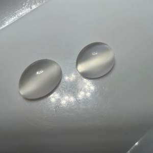 11685-CẢ 2 VIÊN ĐÁ MẶT TRĂNG TRẮNG ( THIÊN NHIÊN ) KHÔNG XỬ LÝ CÓ HIỆU ỨNG.