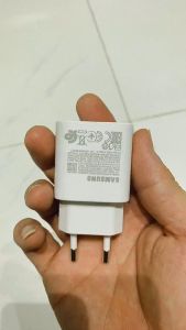 Củ Sạc Siêu Nhanh 25W Samsung Chân Cắm Chuẩn C to C Dùng Cho Samsung - Gíup Sạc Nhanh  Không Hại Pin - Có Hai Màu Trằng / Đen