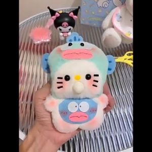 ตุ๊กตาบันทึกจี้แฮนด์เมด DIY ของขวัญวันเกิดของเล่น KT แมวตุ๊กตาน่าเกลียดปลาของเล่นตุ๊กตาบันทึกฟองเป่าเจี๊ยบ KT แมว DIY แฮนด์เมดตุ๊กตาสตรอเบอร์รี่หมีฉกเพลงบีบคิตตี้แมวจี้