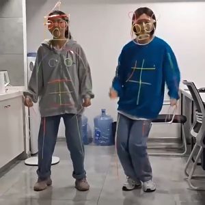 [HCM] 100 Que Phát Sáng kèm - Dạ Quang nhiều màu ngầu nhiễn - Chơi buổi tối. -  Randy888