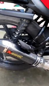 Motorcycle Exhaust Muffler Akrapovic Exhaust Muffler Pipe 370MM Stainless Steel Canister