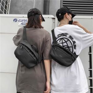 ARCTIC HUNTER กระเป๋าผู้ชาย กระเป๋าสะพาย ผช กระเป๋าสะพายข้างผู้ชาย กระเป๋าสะพาย ผู้ชาย กระเป๋าสะพายข้างแฟชั่นสำหรับผู้ชายรุ่นใหม่ กระเป๋าสะพายข้าง ความจุใหญ่ กันน้ำ กระเป๋าคาดอก