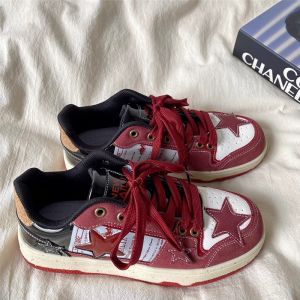 รองเท้าผ้าใบลำลองสีแดงทองแดงสำหรับผู้หญิง สไตล์ย้อนยุค สวมใส่สบาย รองเท้าลำลองสำหรับคู่รัก รองเท้ากีฬาแบบอเนกประสงค์