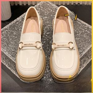 รองเท้า Loafers ทรงหนังสีดำ สไตล์อังกฤษ สำหรับผู้หญิง ฤดูใบไม้ผลิและฤดูใบไม้ร่วง รองเท้าส้นหนา สไตล์ฝรั่งเศส รองเท้าลำลอง สีขาว รองเท้าแฟชั่น