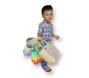 กระเป๋าส่นพลาสติก รุ่นตอกหมุดจิ๋ว ร้านคละสีให้