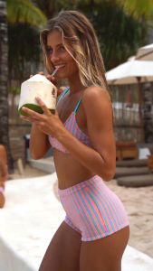 YUKARI SWIM 2 Piece Bikini Set บิกินี่ ทูพีช ชุดว่ายน้ำผู้หญิง ชุดว่ายน้ำชายหาด ลายทาง ชุดว่ายน้ำน่ารักเซ็กซี่ Swimwear Beachwear Swimsuit Wetsuit