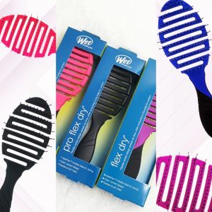 The Wet Brush Pro Flex Dry Pinks