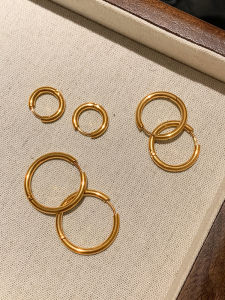 CAFFTI | French Gold Small Circle Hoop Earrings
