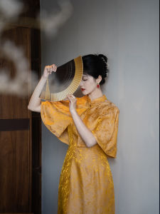 New Chinese Style Womens Short Silk Tkae Embroidered Shawl Jacket Original Design Sensation Retro Shoulder Pad Outerwear