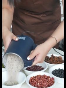 1L 8-Blade Electric Grinder: A Portable Multifunctional Grains & Dried Chili Pepper Grinder